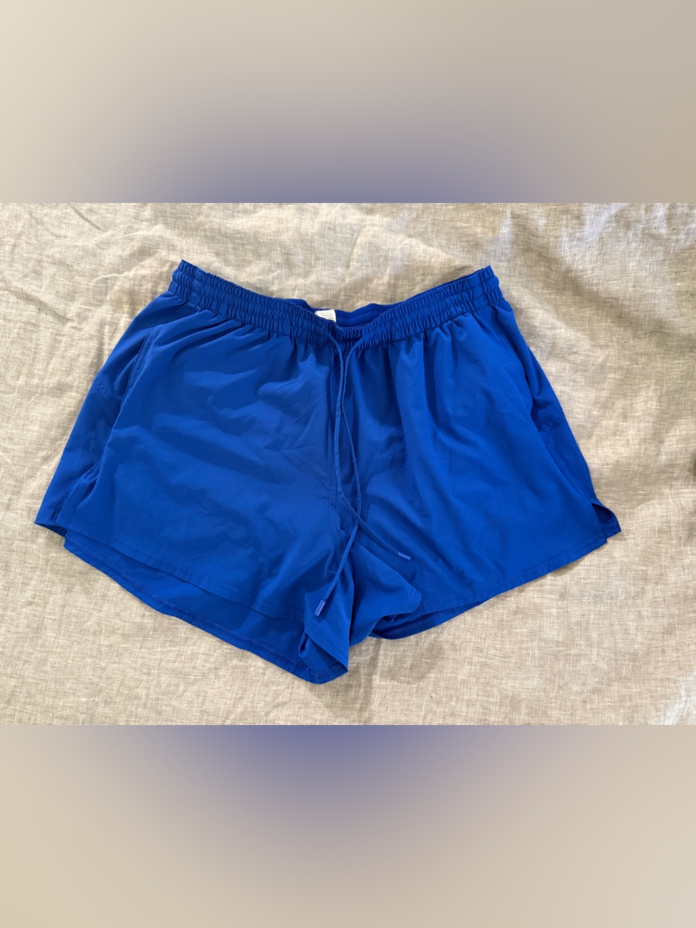 lululemon pace rival short in galactic cobalt